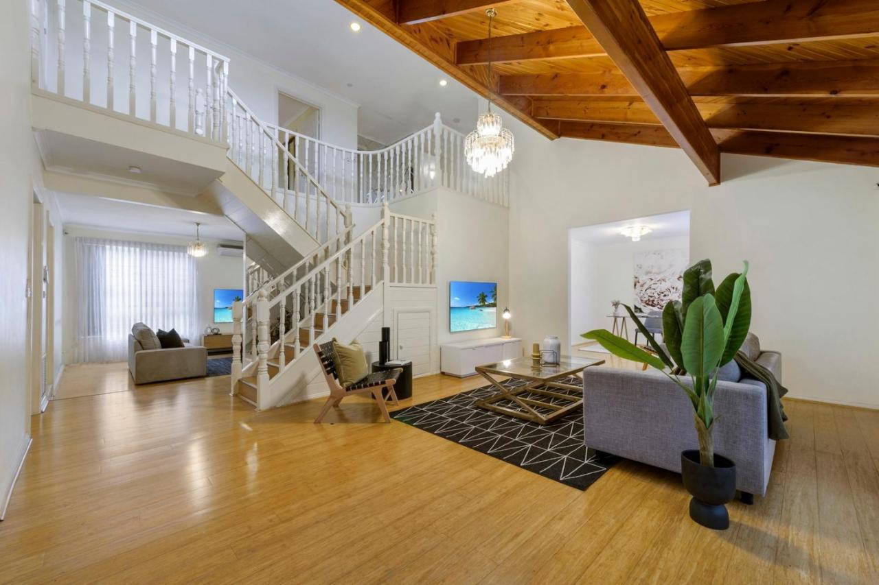 12 Mins To Mel Airport-Good Wood House Apartment St Albans Bagian luar foto