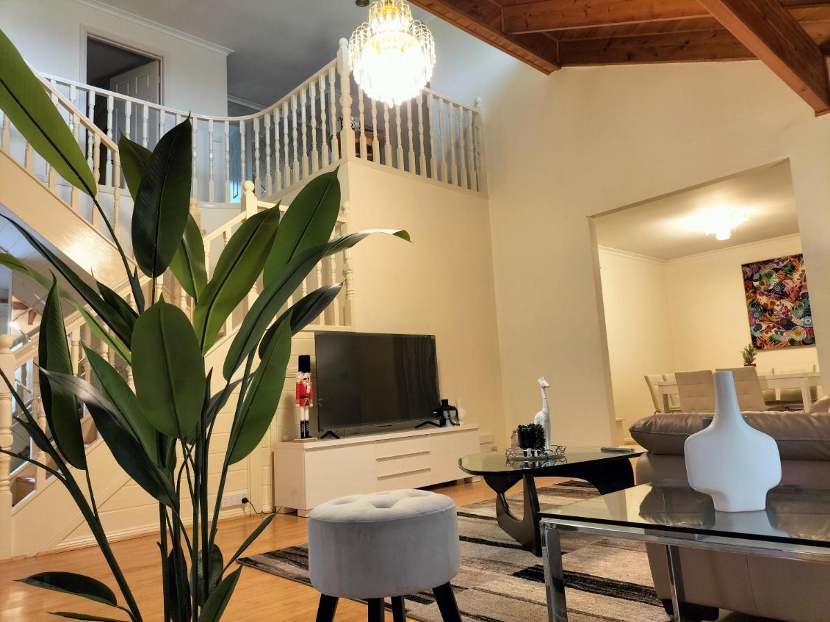 12 Mins To Mel Airport-Good Wood House Apartment St Albans Bagian luar foto