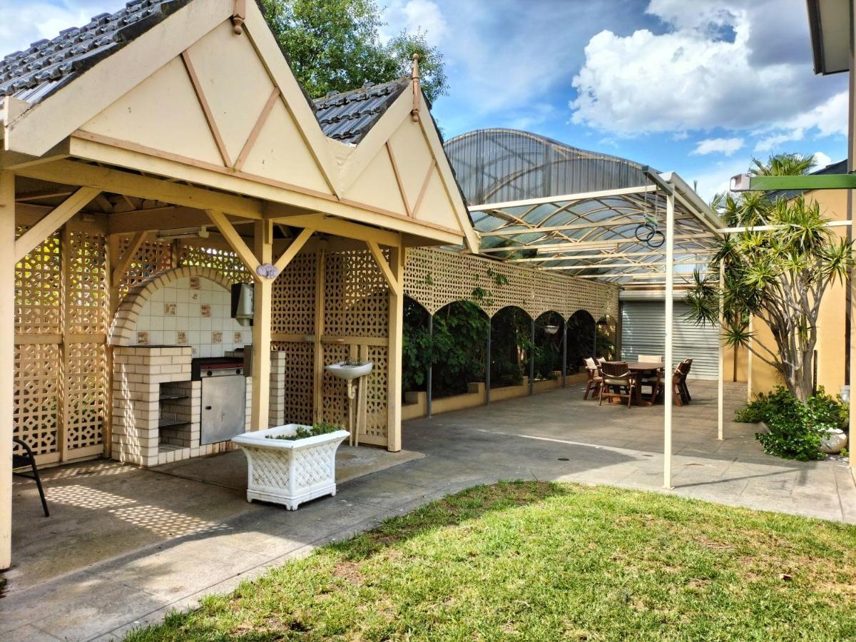 12 Mins To Mel Airport-Good Wood House Apartment St Albans Bagian luar foto