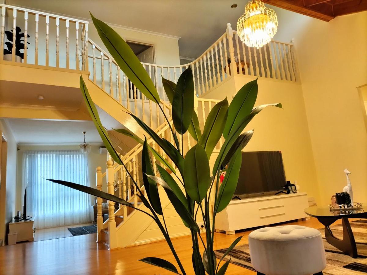 12 Mins To Mel Airport-Good Wood House Apartment St Albans Bagian luar foto